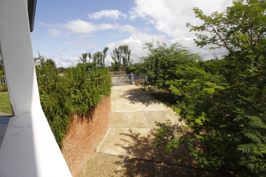 5 Bedroom Property for Sale in Noorsekloof Eastern Cape